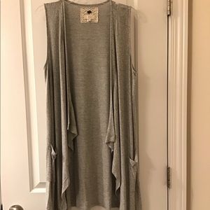 Super lightweight gray marked sweater vest